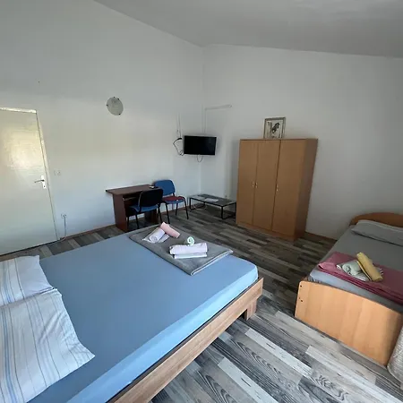Apartment By The Sea Jelsa, Hvar - 22256 Jelsa (Hvar)